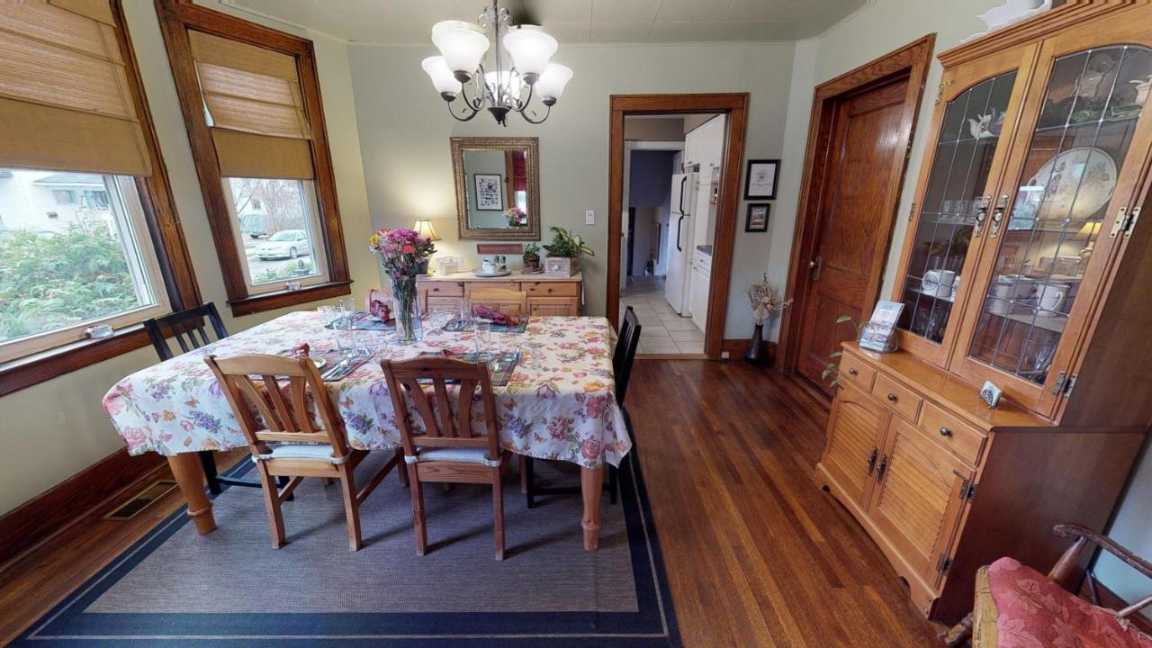 A Hidden Gem Bed And Breakfast Windsor Exterior foto